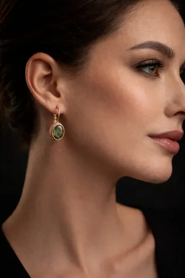Picture of Kadın Renk Değiştiren Doğal Zultanit Oval Model Taşlı Bakır Küpe